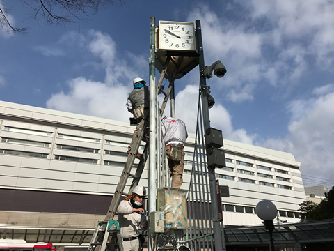 大阪府寝屋川市駅前の時計塔のボランティア